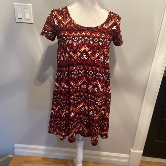 Elegant Red Patterned Women's Dress - Picture 1 of 5